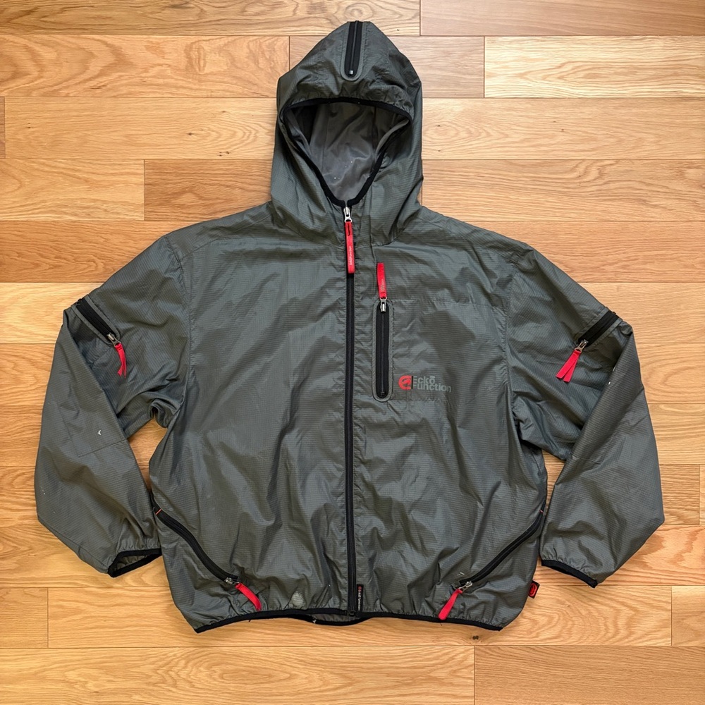 Ecko Unlimited Men's Gray and Red Windbreaker